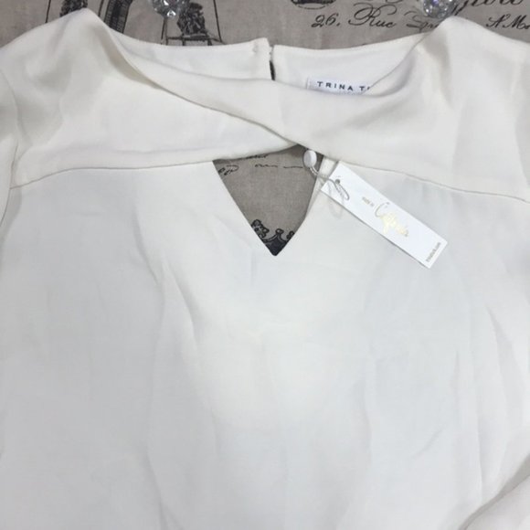 Trina Turk Akayo Keyhole Blouse - Picture 5 of 8